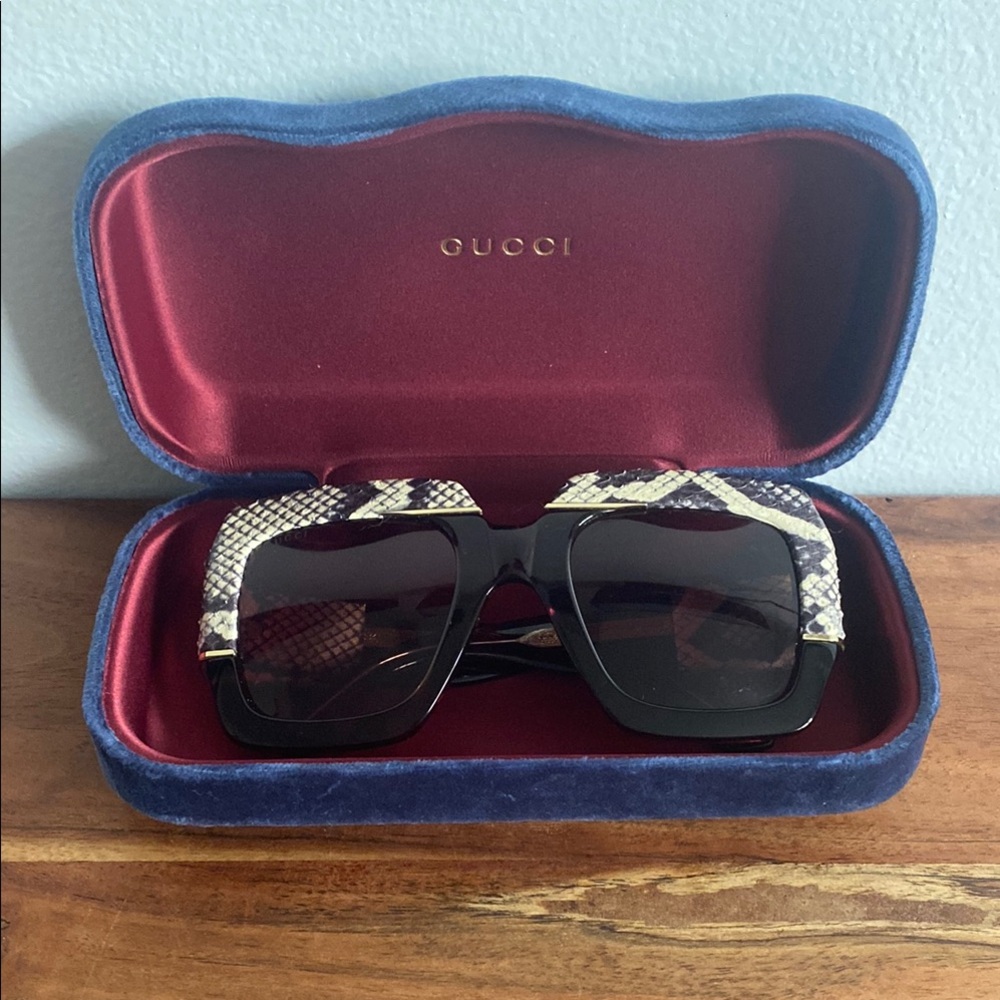 Gucci Black and Cream Snake Pattern Sunglasses
